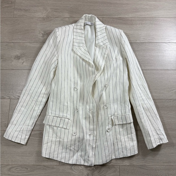 Camilla and Marc Nantucket Linen White Striped Blazer - Picture 2 of 12